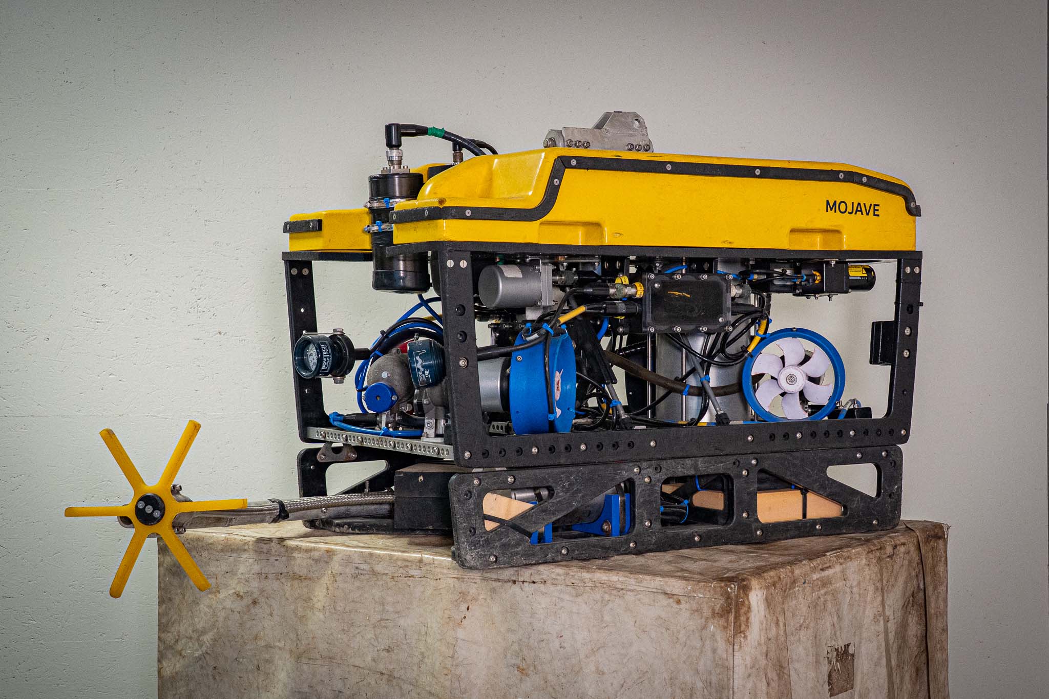Ons apparatuur: aangepaste Mojave ROV